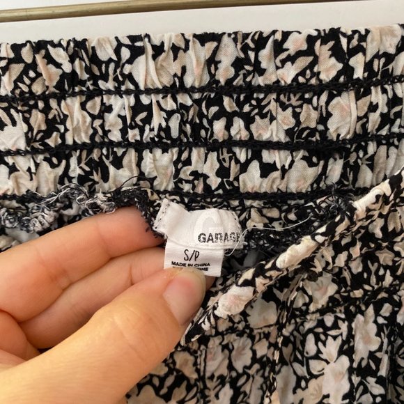 Floral Tapered Pants - Picture 5 of 6